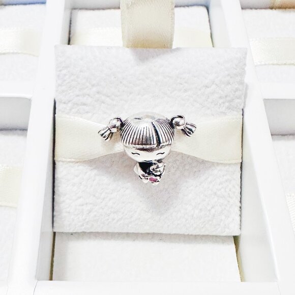 925 Sterling Silver Little Girl With Teddy Bead Charm Bead Fits Pandora Bracelet - Picture 3 of 8